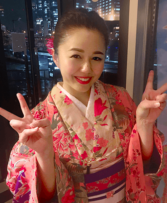 アンティーク着物姿の桂紗綾