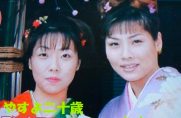 左から海原やすよ（20歳）ともこ（24歳）