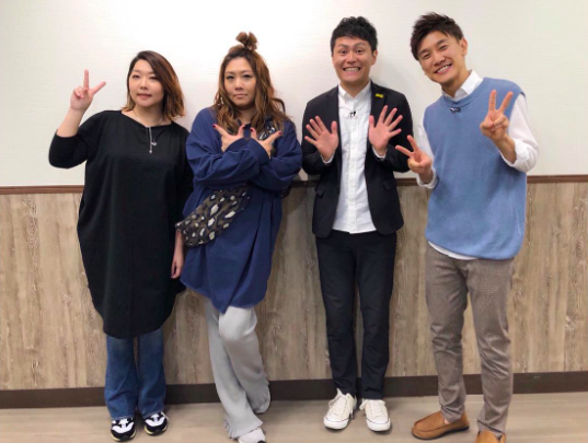 左から海原やすよ（44歳）ともこ（48歳）