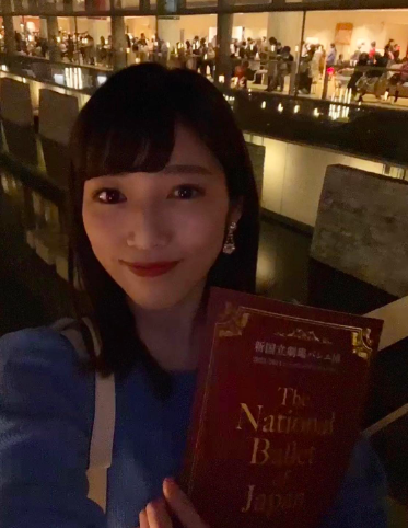 バレエ鑑賞をする森田絹子