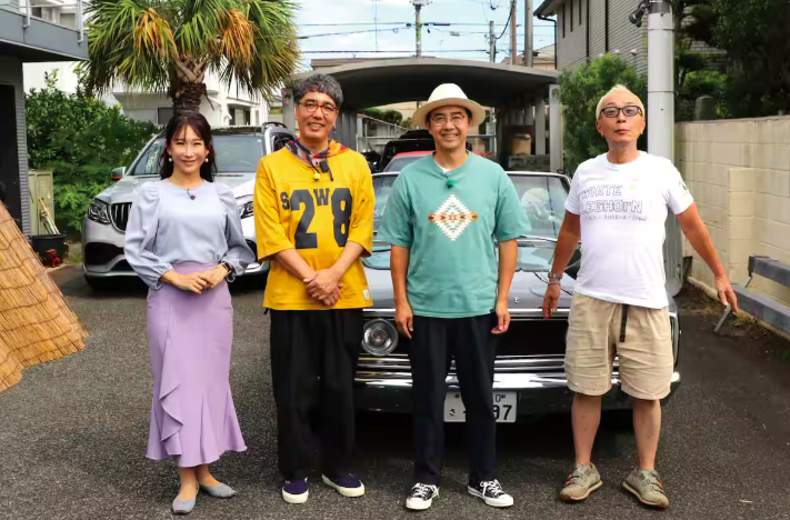 今井優杏（左）とおぎはやぎ（左から2番目、3番目）