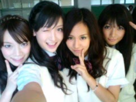 横山ルリカ（左から2番目）の高校時代