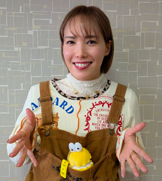 佐藤摩弥は指輪をしてるが左手薬指には指輪はない