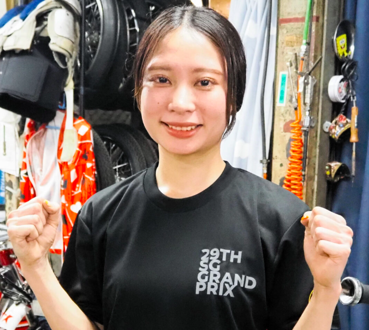 新井日和の左手薬指に指輪はみられない