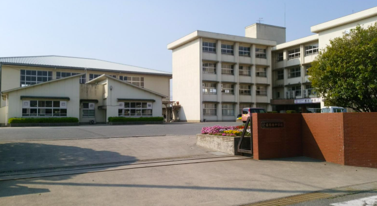 糸島市立前原西中学校